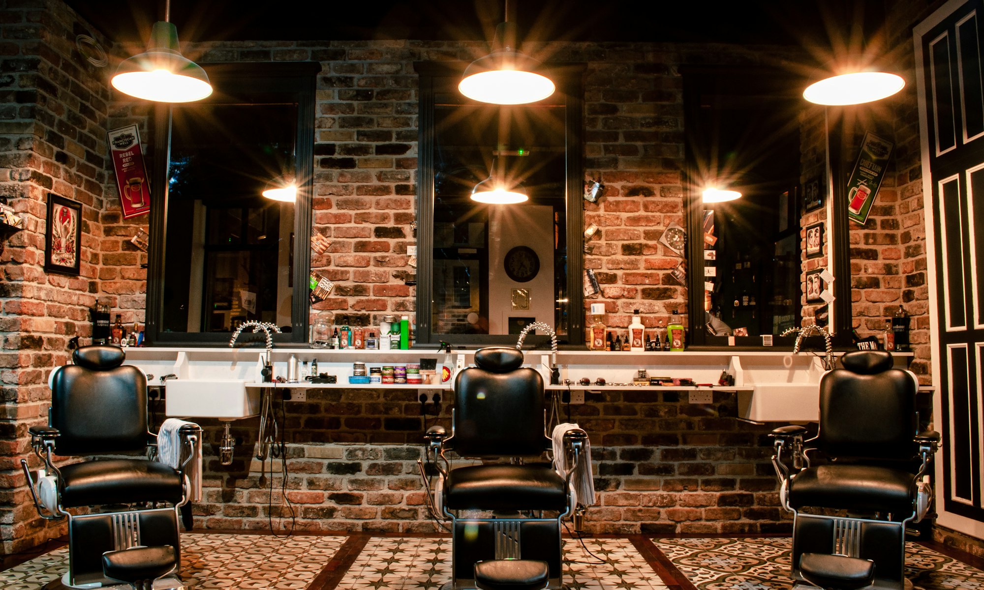 Interior de la barbería Wiski y Tijeras